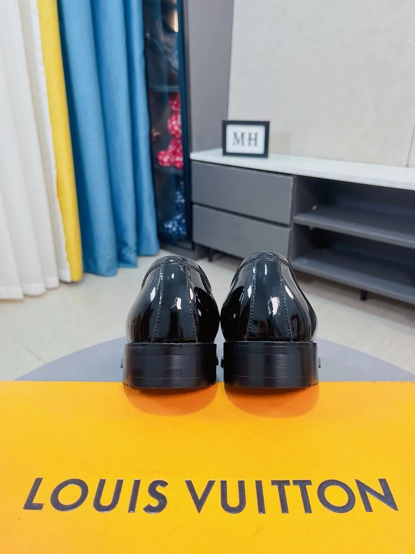 Men's Men's Shoes 💰480🌹🌹《Lv》The latest and most popular casual business leather shoes, top brands [Seduce] Luxury ~ Purchasing, [Strong] The uppers are made of imported patent leather with printed original material ➕ Genuine leather lining (•) fine workmanship. The original stylish and stylish soft rubber wear-resistant and non-slip outsole is light and comfortable on the feet. The real thing looks better in real life. 38-44, 45 can be customized.